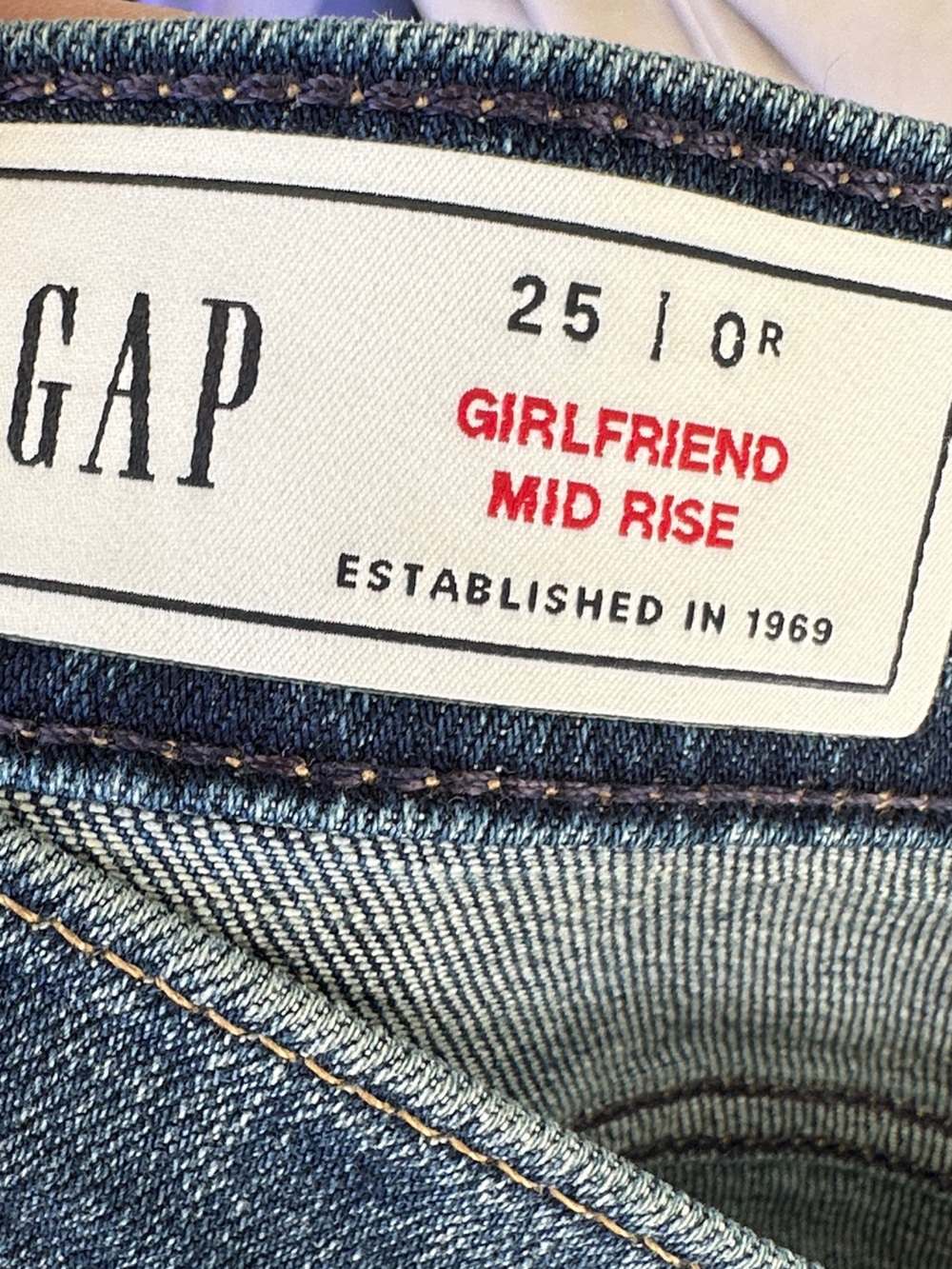 GAP Girlfriend mid rise dark indigo Blue Straight Jeans size 0/25 - Picture 5 of 12